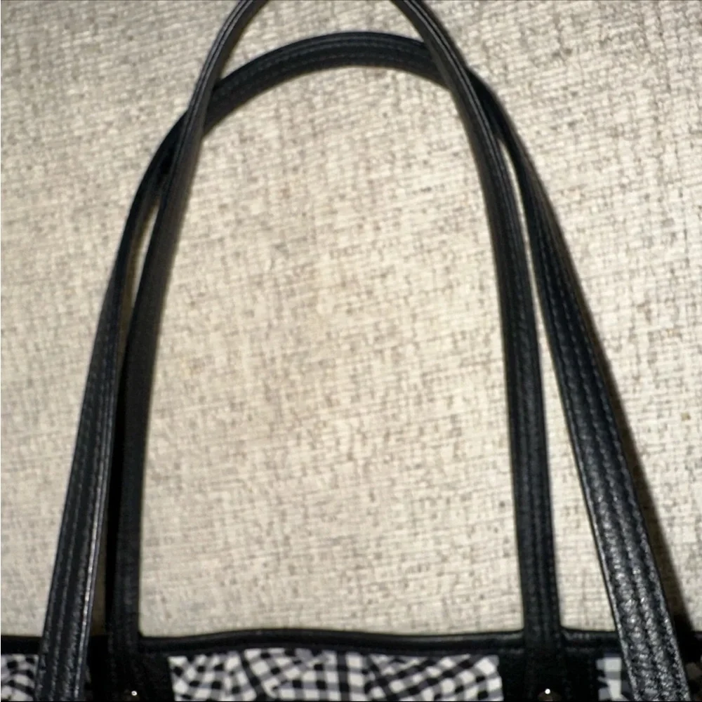 Authentic MCM tote with pouch, paperwork, and Tags. Love this Bag!! - Picture 10 of 16